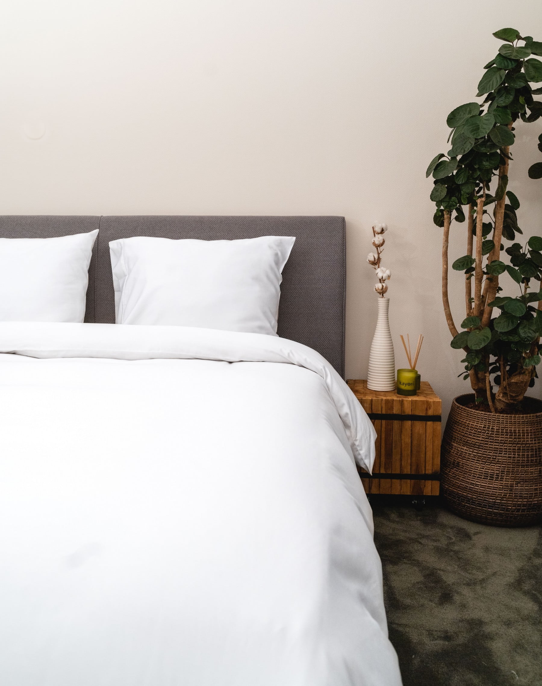 deslaapzaak-kayori_-_aya_-_dekbedovertrek_-_zijde_-_wit_-mood_1